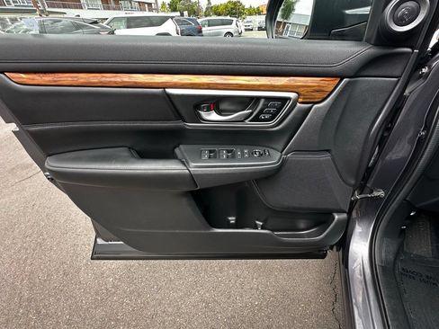 Used 2020 Honda CR-V Touring image 17