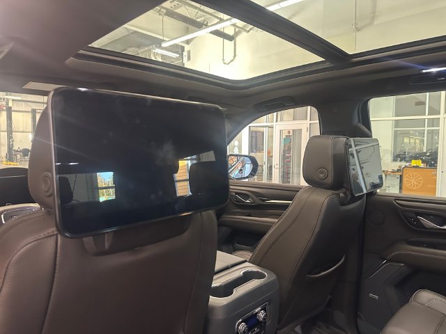 Used 2023 GMC Yukon Denali w/ Denali Reserve Package AWD/4WD image 28