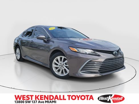 Used 2023 Toyota Camry LE FWD image 1