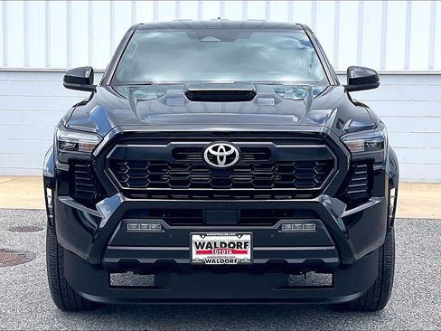 Used 2024 Toyota Tacoma TRD Sport w/ TRD Sport Upgrade Package AWD/4WD image 3