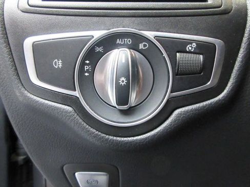 Used 2021 Mercedes-Benz GLC 300 4MATIC Coupe image 35