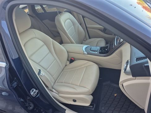 Used 2022 Mercedes-Benz GLC 300 4MATIC image 18