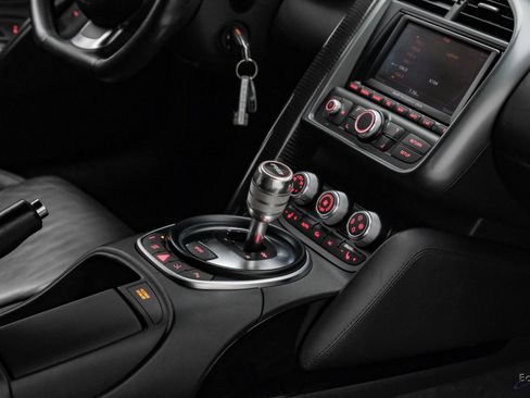 Used 2010 Audi R8 V10 image 66