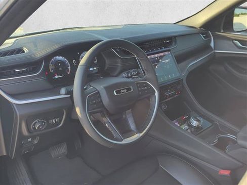Used 2024 Jeep Grand Cherokee Limited AWD/4WD image 8
