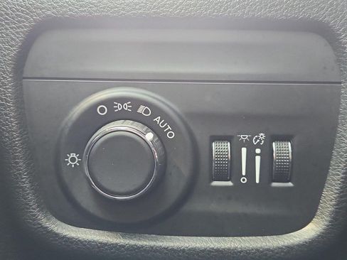 Used 2022 Jeep Grand Cherokee L Laredo RWD image 17