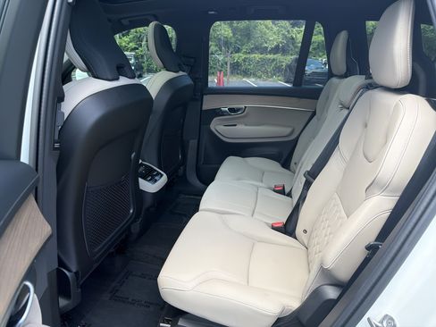 Certified 2026 Volvo XC90 B5 Plus w/ Protection Package Premier AWD/4WD image 32