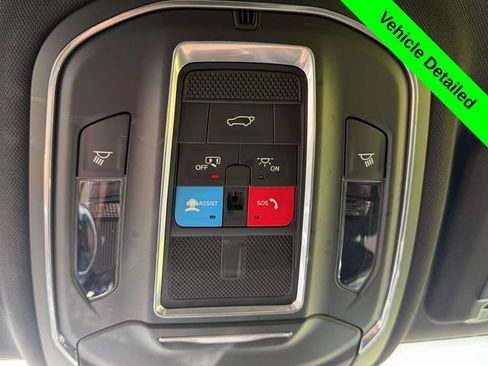 Used 2022 Jeep Grand Cherokee Altitude AWD/4WD image 21