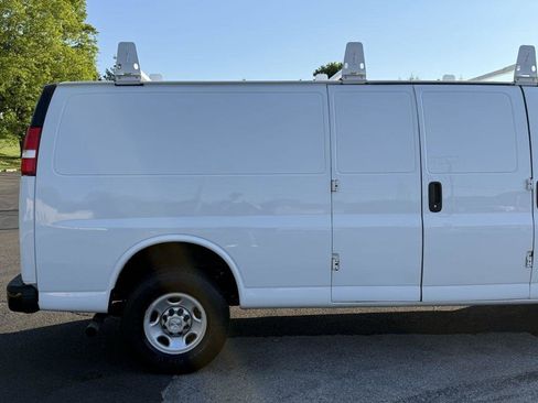 Used 2021 Chevrolet Express 2500 Extended w/ Driver Convenience Package RWD image 9