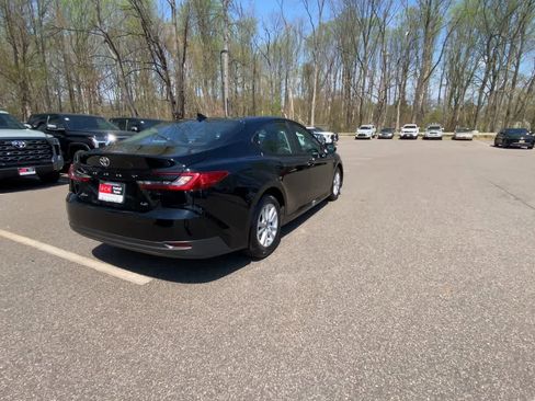 Used 2025 Toyota Camry LE image 13