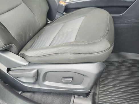 Used 2023 Ford Explorer XLT image 35