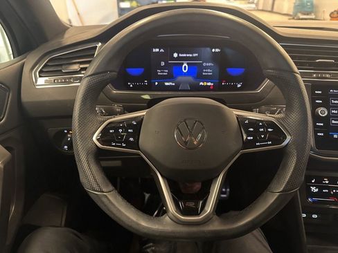 Used 2023 Volkswagen Tiguan SE R-Line image 23