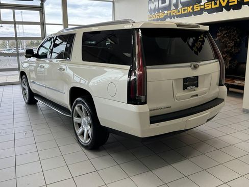 Used 2015 Cadillac Escalade ESV Premium image 2