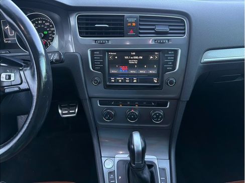 Used 2017 Volkswagen Golf Alltrack SE AWD/4WD image 17