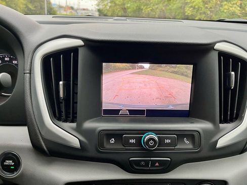 Used 2023 GMC Terrain SLE w/ LPO, Floor Liner Package image 22