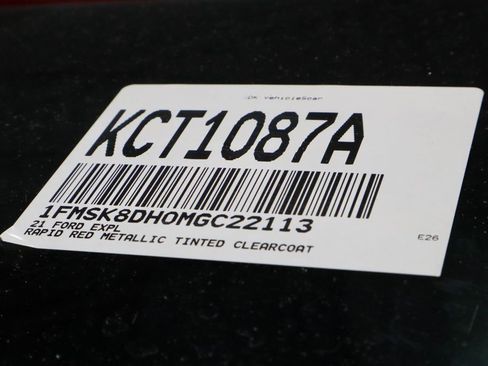 Certified 2021 Ford Explorer XLT w/ Equipment Group 202A AWD/4WD image 36