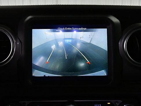 Used 2023 Jeep Wrangler Sahara image 22