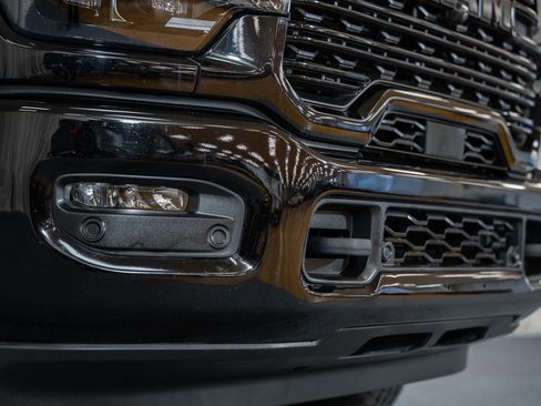 Used 2025 RAM 2500 Limited AWD/4WD image 19