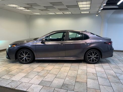 Used 2023 Toyota Camry SE FWD image 11