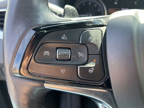 Used 2023 Buick Enclave Essence AWD/4WD image 17