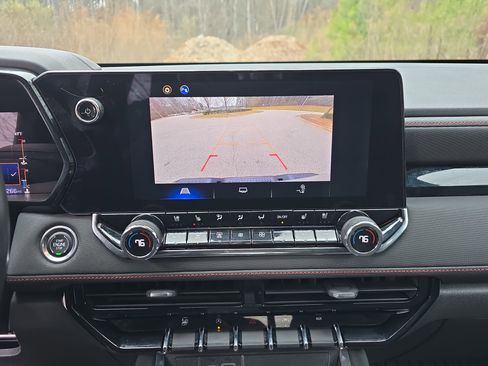 Used 2023 Chevrolet Colorado Z71 w/ Z71 Convenience Package 2 image 22