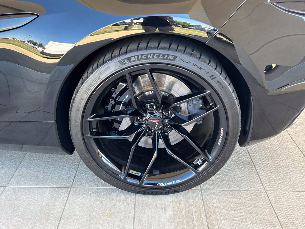 Used 2025 Chevrolet Corvette Z06 RWD image 36