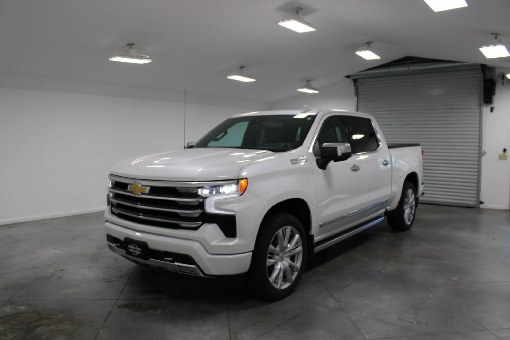 Used 2024 Chevrolet Silverado 1500 High Country AWD/4WD image 4