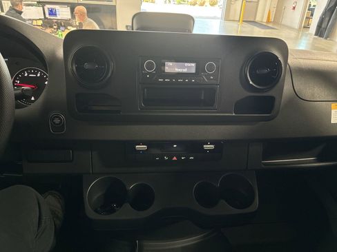 New 2025 Mercedes-Benz Sprinter 2500 image 13