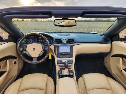 Used 2014 Maserati GranTurismo Convertible image 7