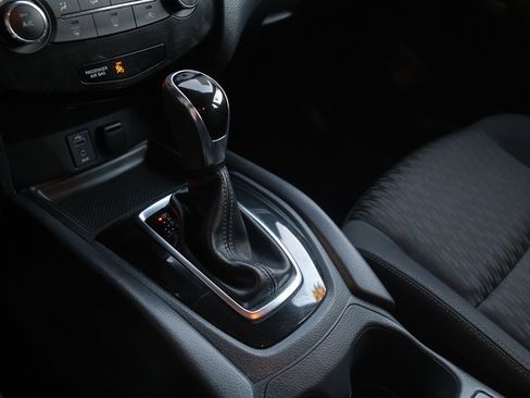 Used 2017 Nissan Rogue S image 24