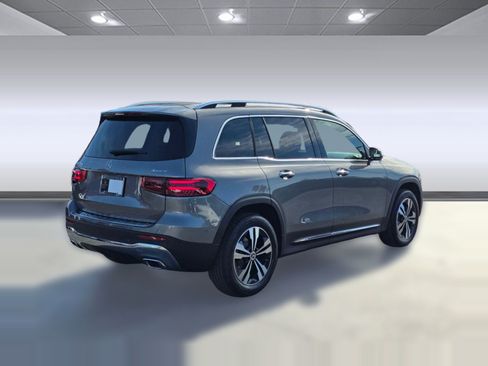Used 2026 Mercedes-Benz GLB 250 4MATIC image 7