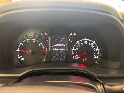 Used 2024 Toyota 4Runner SR5 Premium w/ Moonroof Package AWD/4WD image 18
