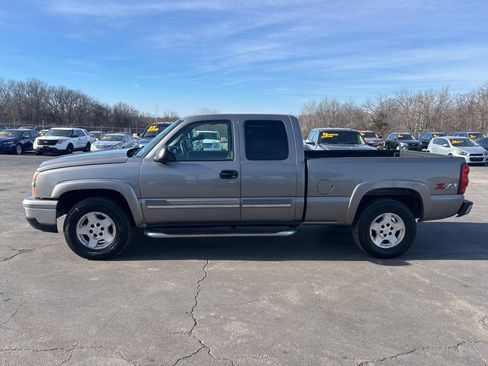 Used 2007 Chevrolet Silverado 1500 LT w/ Extended Cab Value Package image 1