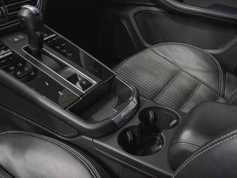 Used 2023 Porsche Macan Turbo image 20