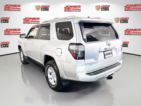 Used 2015 Toyota 4Runner SR5 AWD/4WD image 2