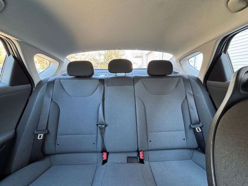 Used 2025 Kia K4 LXS image 39