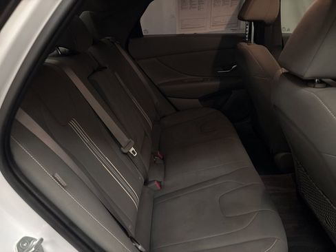 Used 2024 Hyundai Elantra SEL w/ Convenience Package image 22