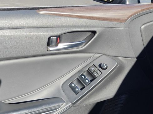 Used 2020 Toyota Avalon XLE image 9