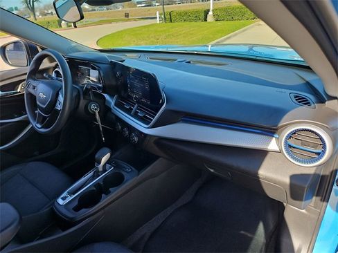 Used 2025 Chevrolet Trax LS w/ Driver Confidence Package image 24