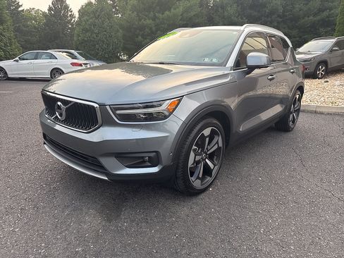 Used 2019 Volvo XC40 T5 Momentum AWD/4WD image 13