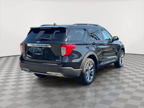 Used 2022 Ford Explorer XLT w/ Equipment Group 202A AWD/4WD image 7