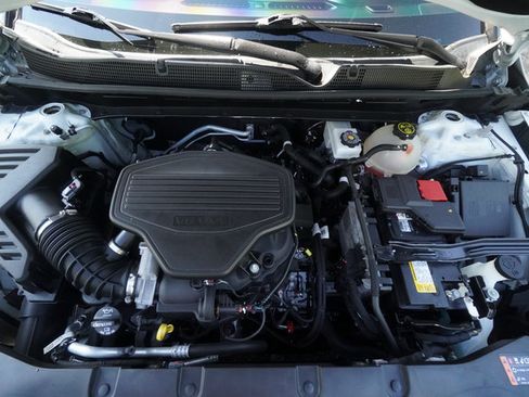 Used 2021 Chevrolet Blazer LT w/ LPO, Black Accent Package FWD image 10