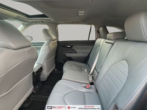 New 2026 Toyota Highlander XLE image 13