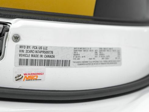 Used 2023 Chrysler Pacifica Pinnacle image 50