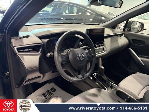 Used 2024 Toyota Corolla Cross AWD Hybrid image 12