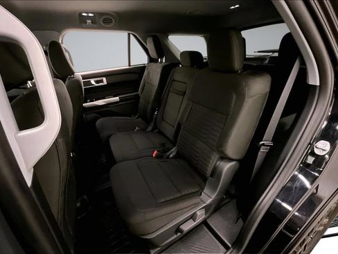 Used 2021 Ford Explorer XLT AWD/4WD image 22