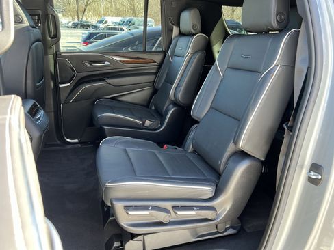 Used 2023 Cadillac Escalade ESV Premium Luxury image 23