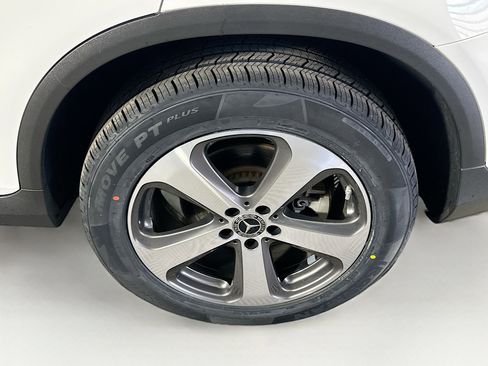 Used 2022 Mercedes-Benz GLC 300 4MATIC w/ Premium Package Lite image 11