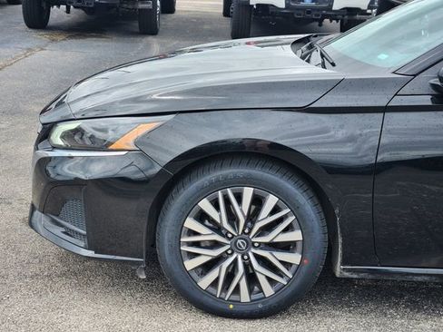 Used 2023 Nissan Altima 2.5 SV image 8