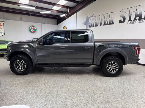 Used 2018 Ford F150 Raptor w/ Equipment Group 802A Luxury AWD/4WD image 3