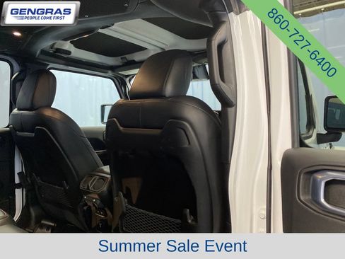 Used 2024 Jeep Gladiator Rubicon AWD/4WD image 35